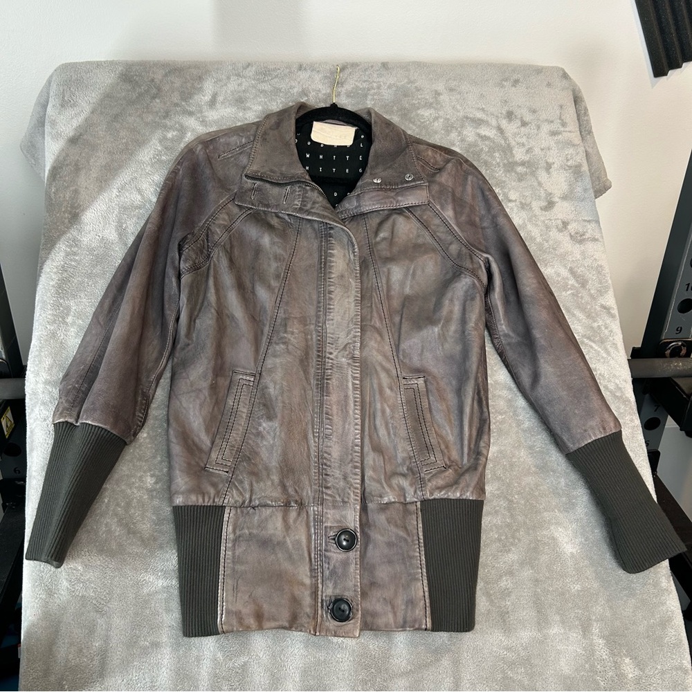 Women's Brown Leather Bomber Jacket with Ribbed Cuffs and Waistband - Picture 4 of 16
